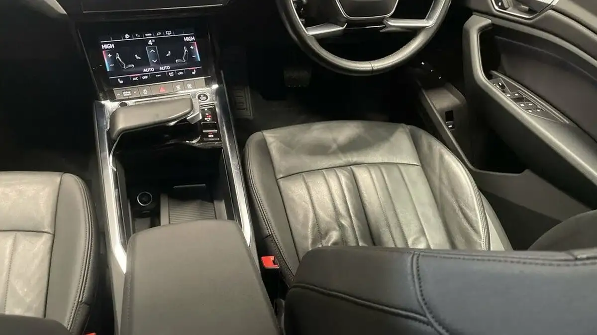 2022-audi-e-tron-55e-technik-station-wagon-big-14