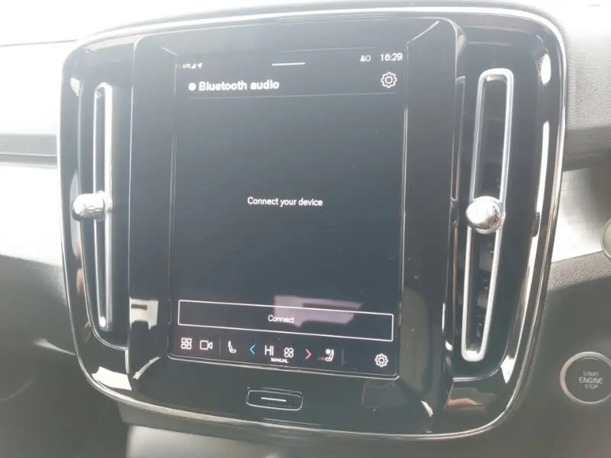 2022-volvo-xc40-20-b3-plus-big-18