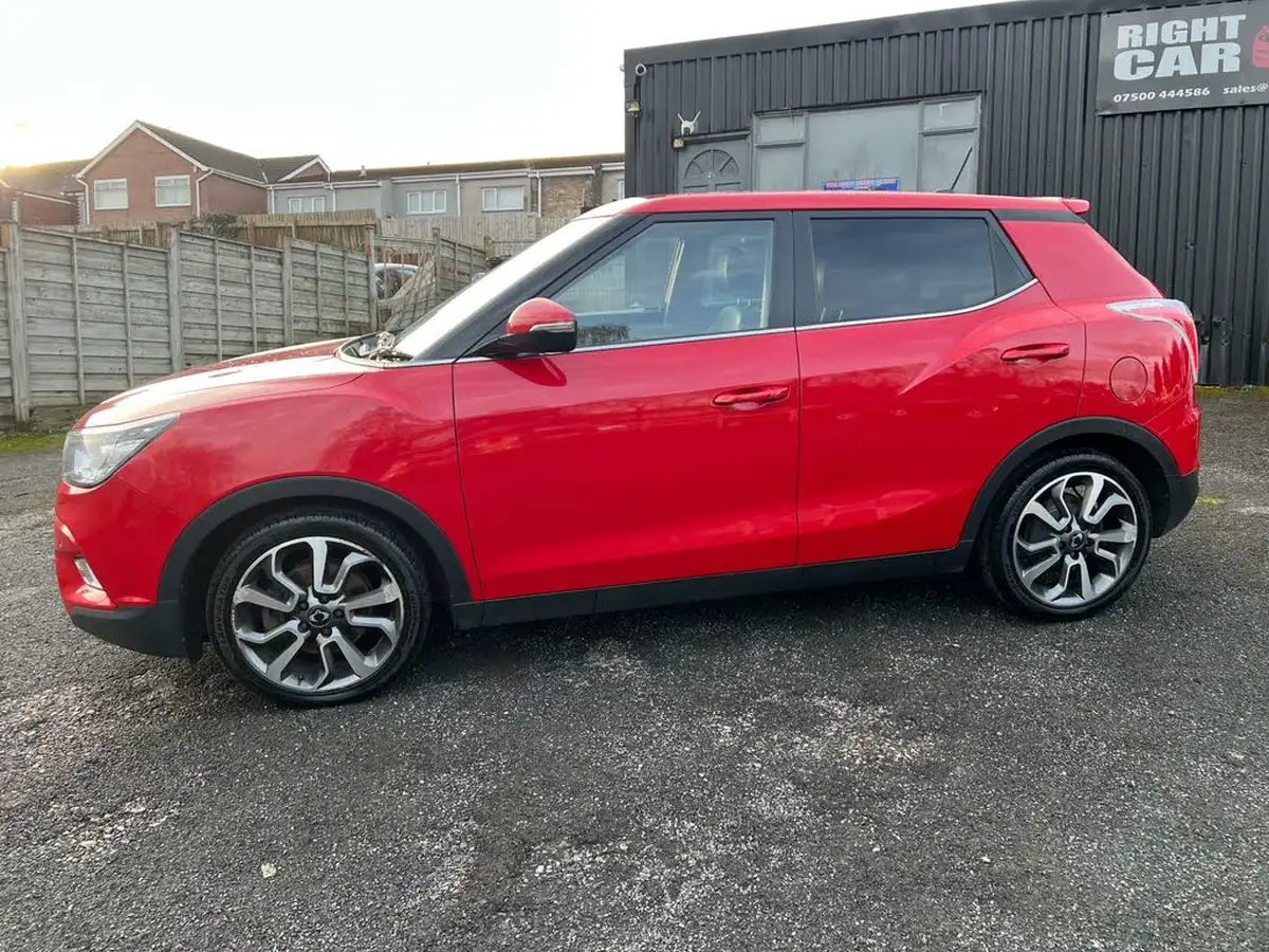 2015-kgm-ssangyong-tivoli-16-elx-big-7