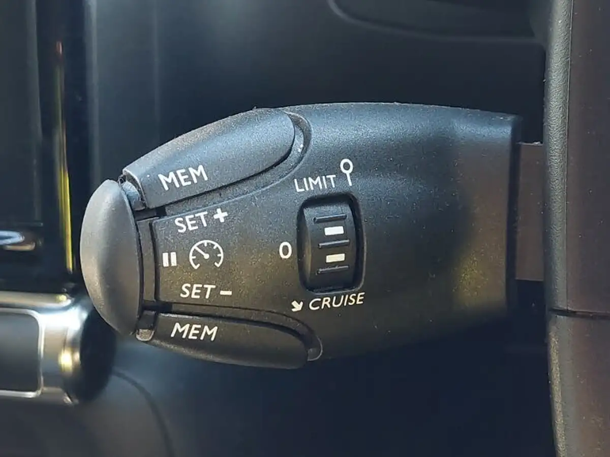 2020-citroen-c3-12-puretech-flair-82ps-big-12