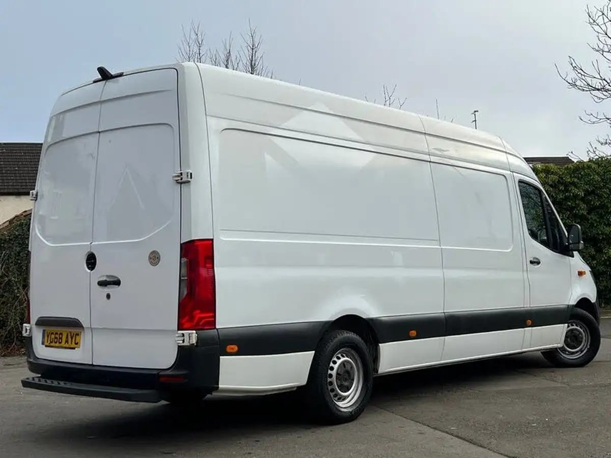 2018-mercedes-benz-sprinter-21cdi-311-l2h1-panel-van-rwd-eco-gear-360-big-29