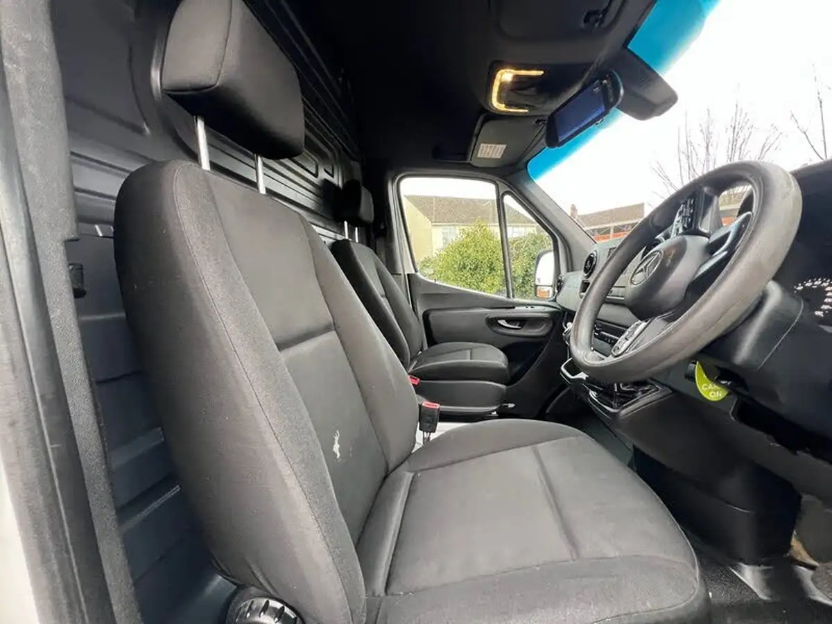 2018-mercedes-benz-sprinter-21cdi-311-l2h1-panel-van-rwd-eco-gear-360-big-6