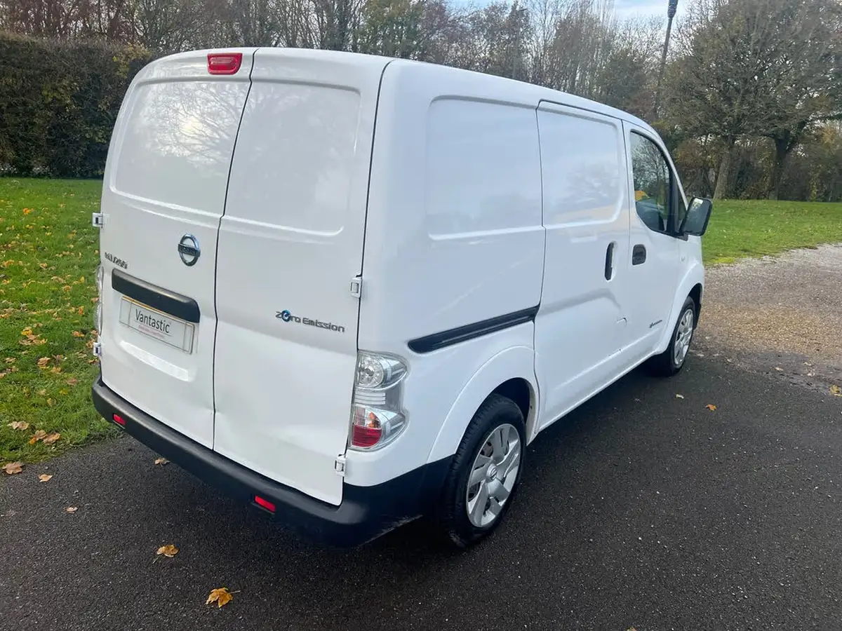 2021-nissan-env200-e-visia-panel-van-auto-big-4