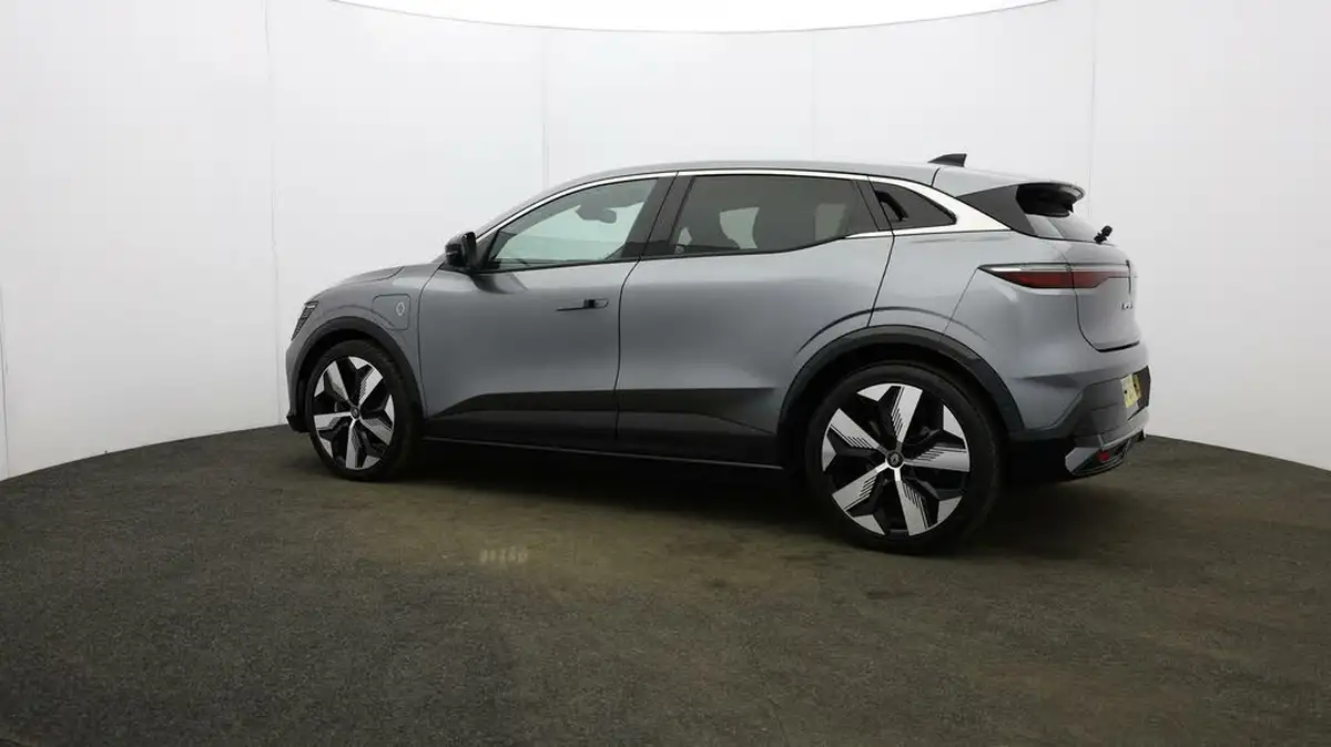 2023-renault-megane-e-tech-e-techno-big-57