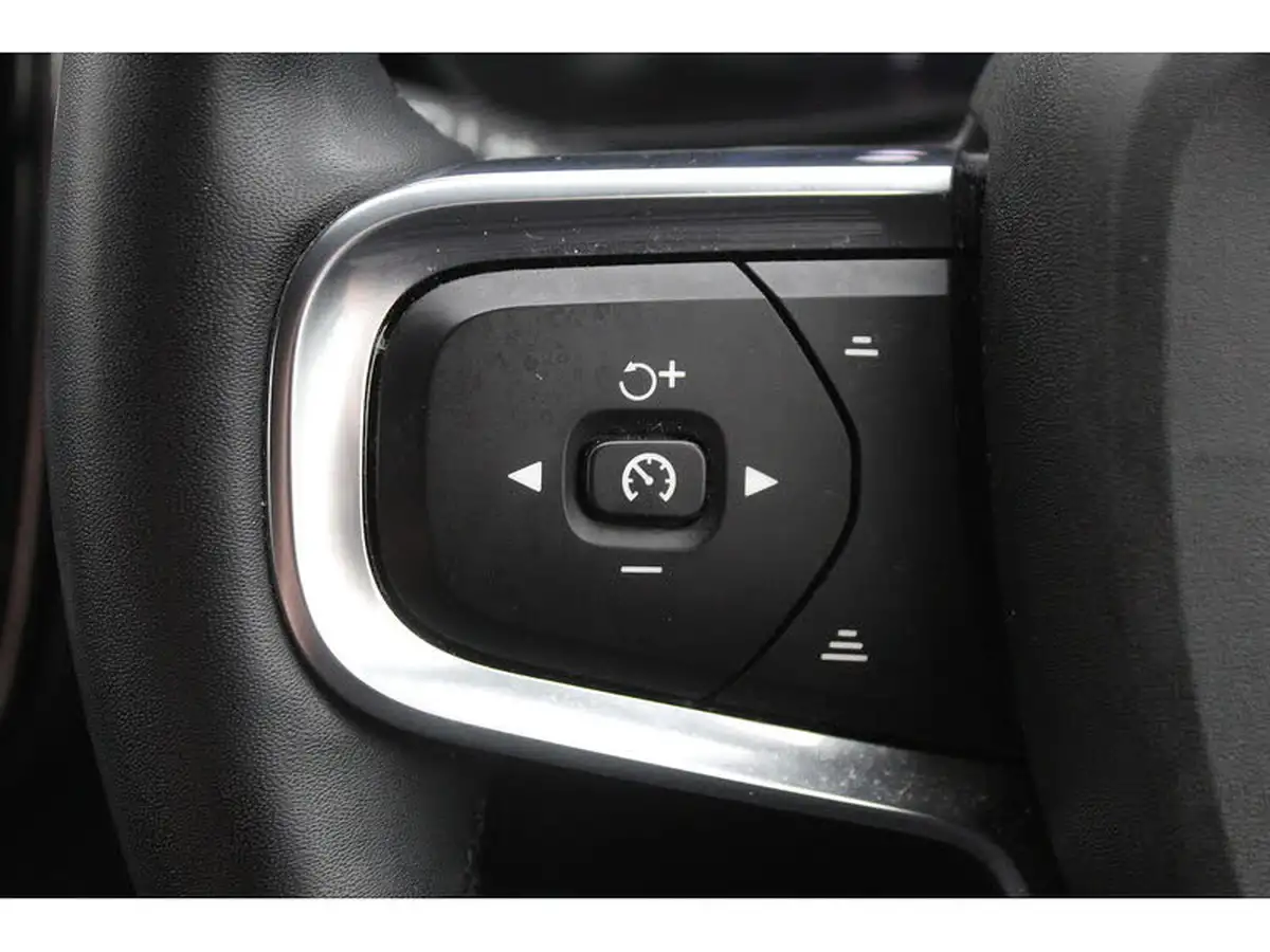 2021-volvo-xc40-e-twin-recharge-big-23