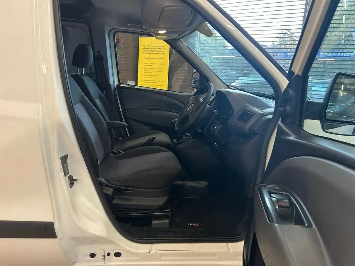 2014-fiat-doblo-cargo-13td-l1-panel-van-big-8