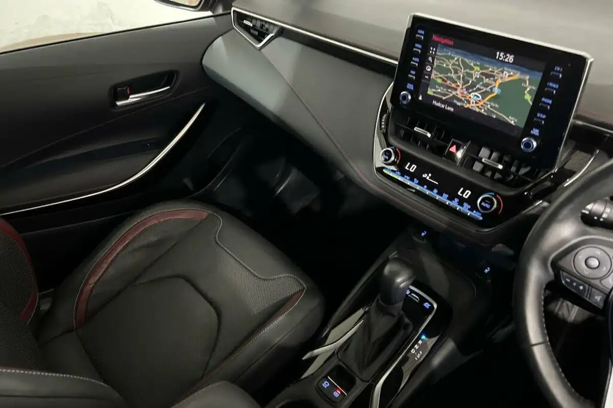 2020-toyota-corolla-20-vvt-i-excel-trk-hatchback-big-31