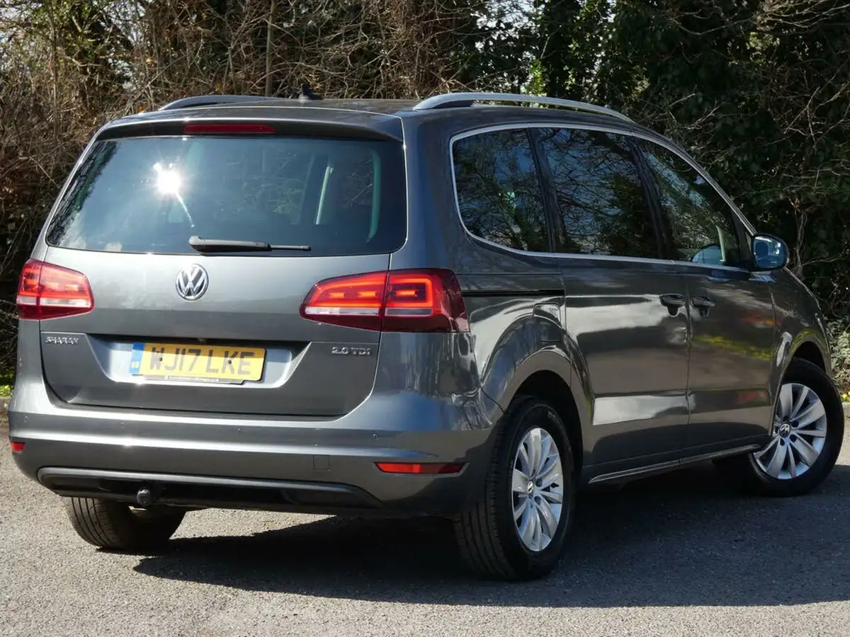 2017-volkswagen-sharan-20tdi-se-nav-150ps-bmtss-dsg-big-2