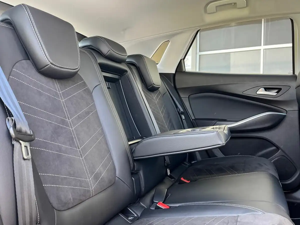 2023-vauxhall-grandland-12-ultimate-130ps-auto-big-21