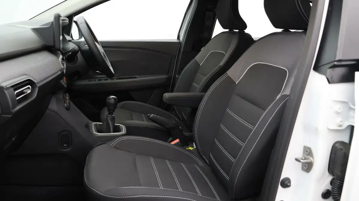 2023-dacia-sandero-10-tce-expression-90bhp-big-13