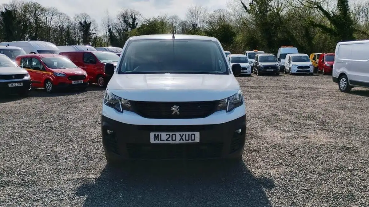 2020-peugeot-partner-15-bluehdi-1000-professional-100ps-eu6dt-panel-big-8