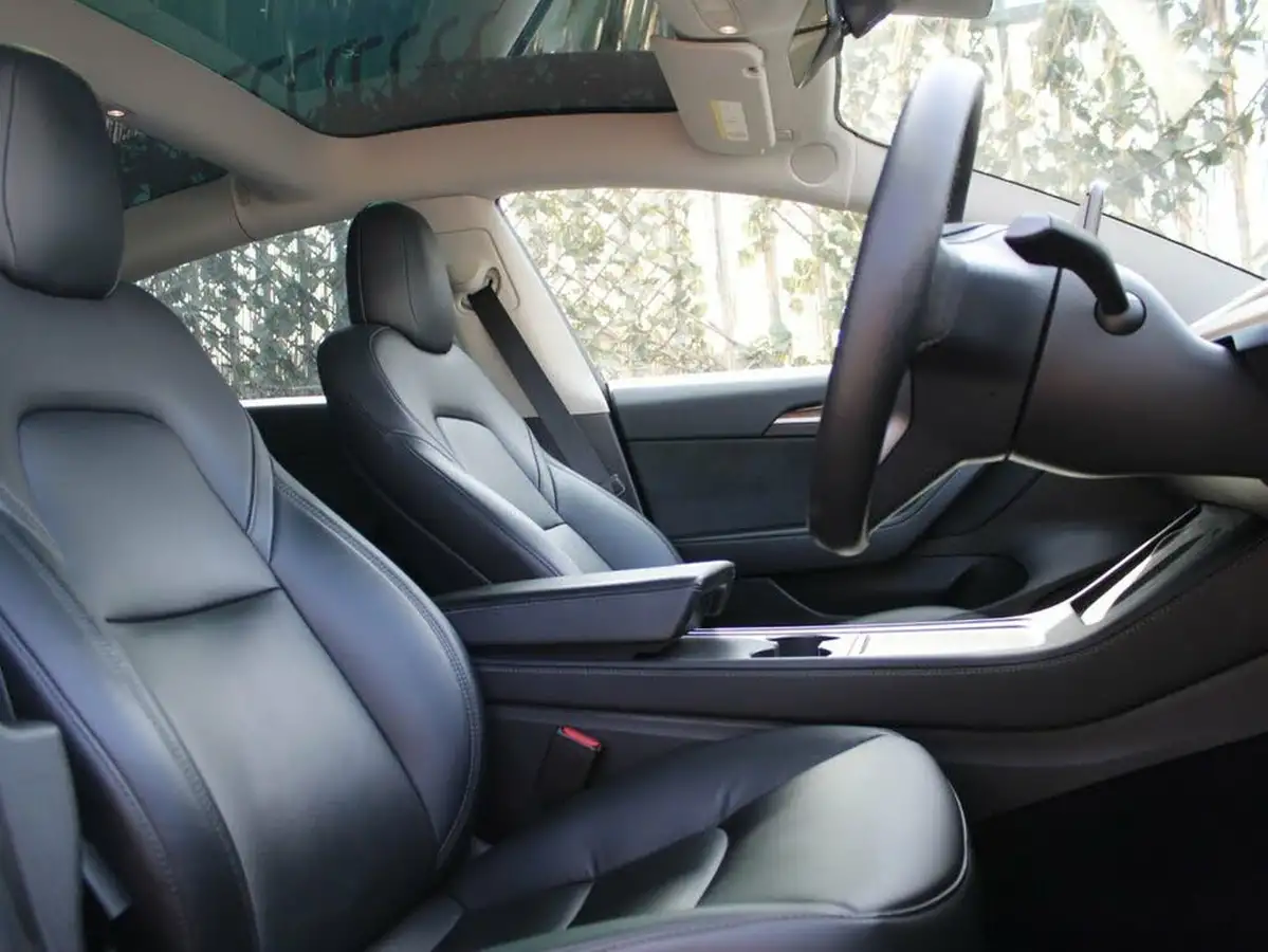 2021-tesla-model-3-e-long-range-4x4-big-3