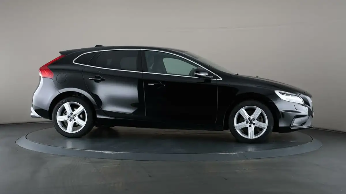 2019-volvo-v40-20td-d2-r-design-geartronic-big-8