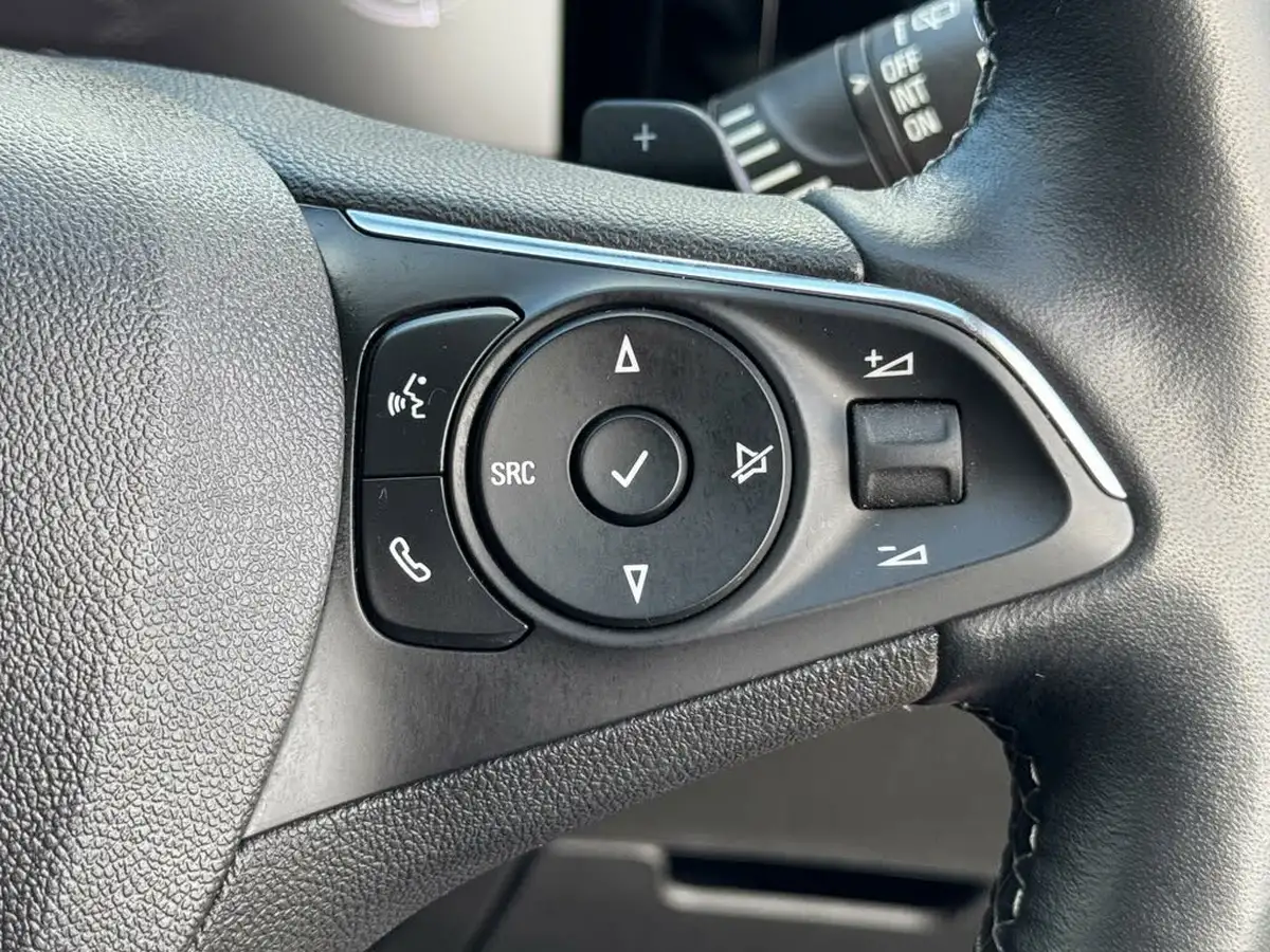 2022-vauxhall-grandland-12-ultimate-auto-big-23