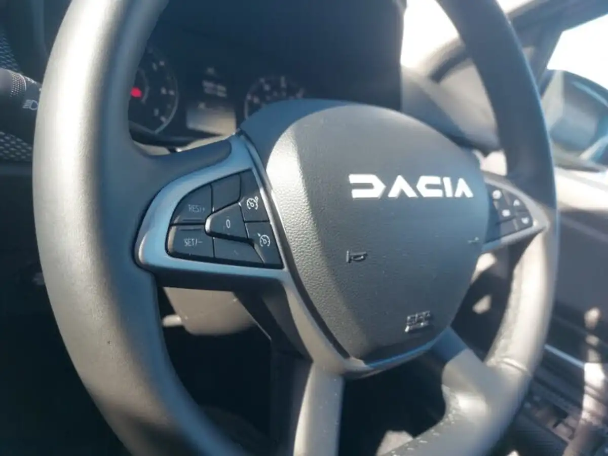 2023-dacia-sandero-10-tce-expression-90bhp-big-16