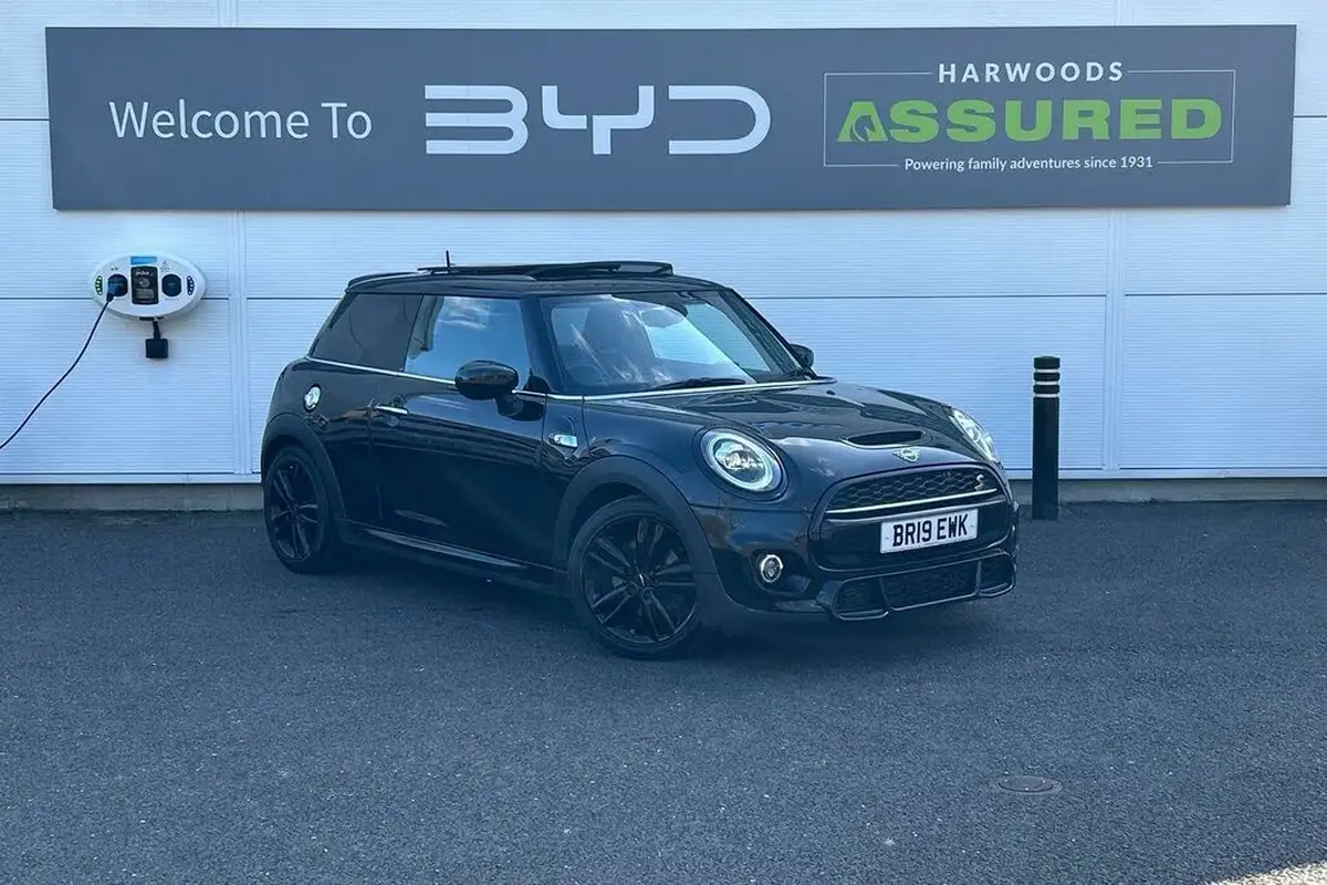 2019-mini-cooper-20-cooper-s-sport-189bhp-hatchback-3d-big-0