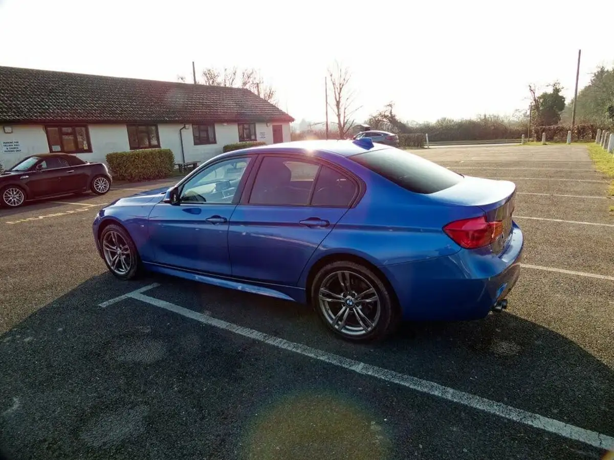 2018-bmw-3-series-20-320i-xdrive-m-sport-saloon-4d-big-17