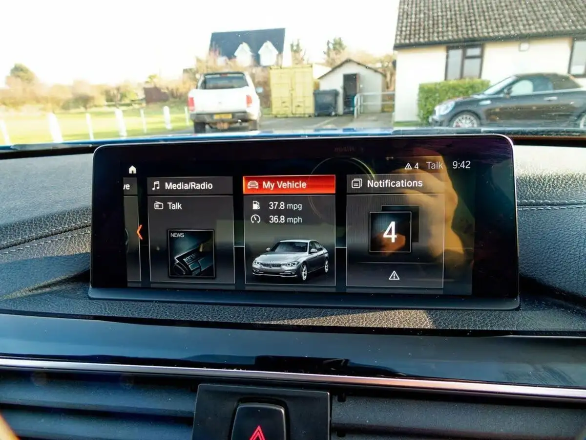 2018-bmw-3-series-20-320i-xdrive-m-sport-saloon-4d-big-41