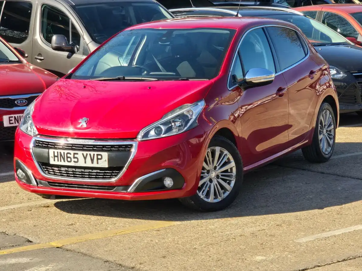 2015-peugeot-208-12-puretech-allure-110bhp-ss-5d-eat6-big-21