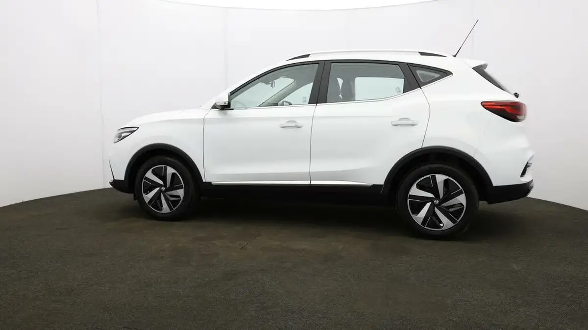 2023-mg-zs-suv-e-trophy-connect-ev-156ps-long-range-big-3