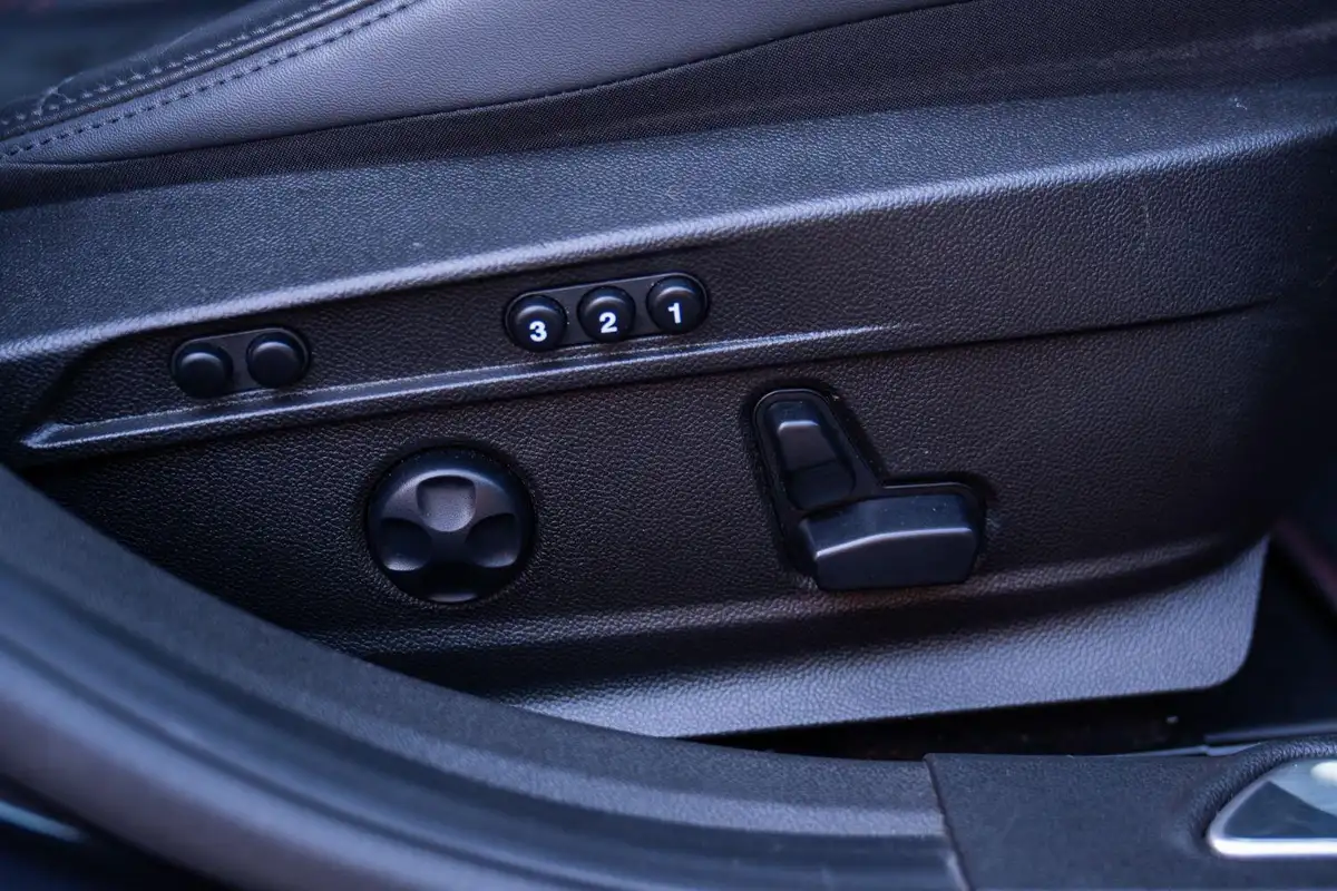 2020-alfa-romeo-giulia-29-biturbo-quadrifoglio-ss-big-54