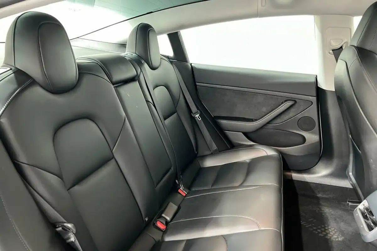 2022-tesla-model-3-e-long-range-big-23