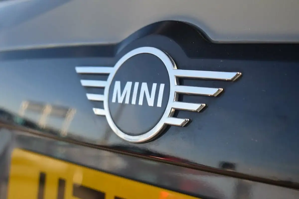 2022-mini-countryman-15-cooper-classic-big-19