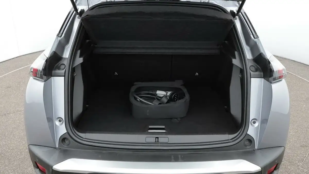 2021-peugeot-2008-suv-e-gt-premium-50kwh-big-17