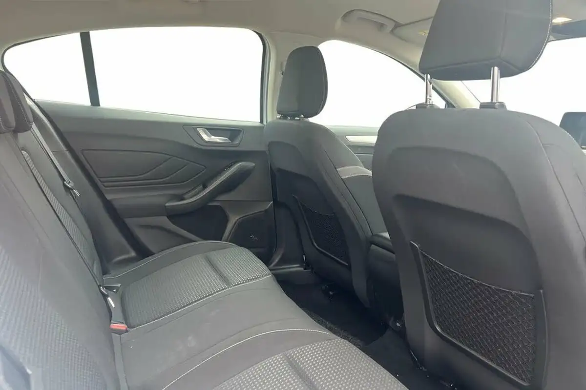 2020-ford-focus-10t-zetec-125ps-hatchback-big-7