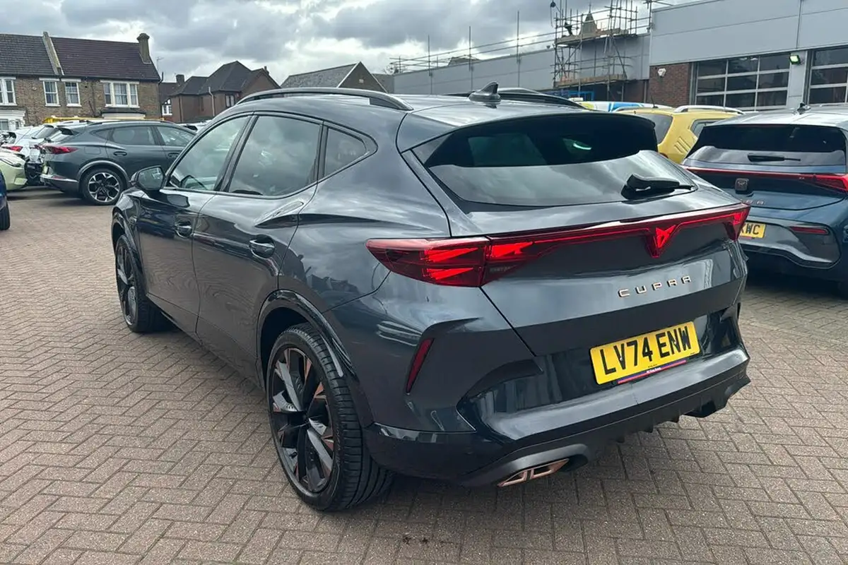 2024-cupra-formentor-15-e-hybrid-vz-first-edition-big-1