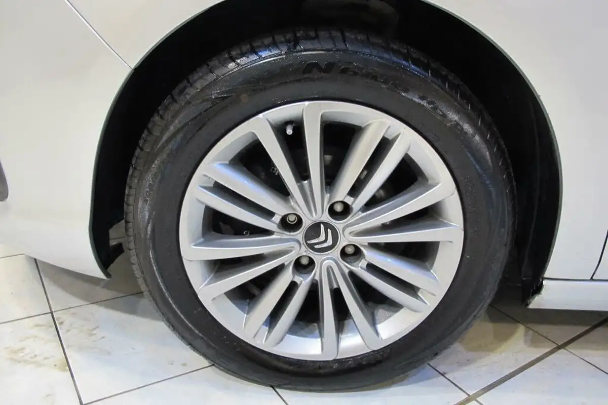 2012-citroen-c4-16td-vtr-16hdi-16v-90ps-big-39