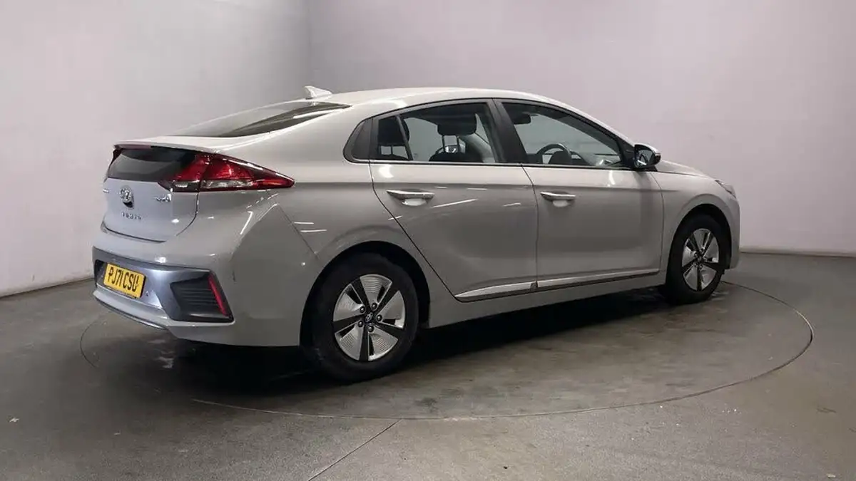 2021-hyundai-ioniq-16-gdi-premium-se-hybrid-big-7