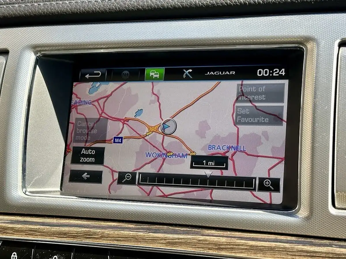 2015-jaguar-xf-22td-luxury-200ps-saloon-4d-big-32