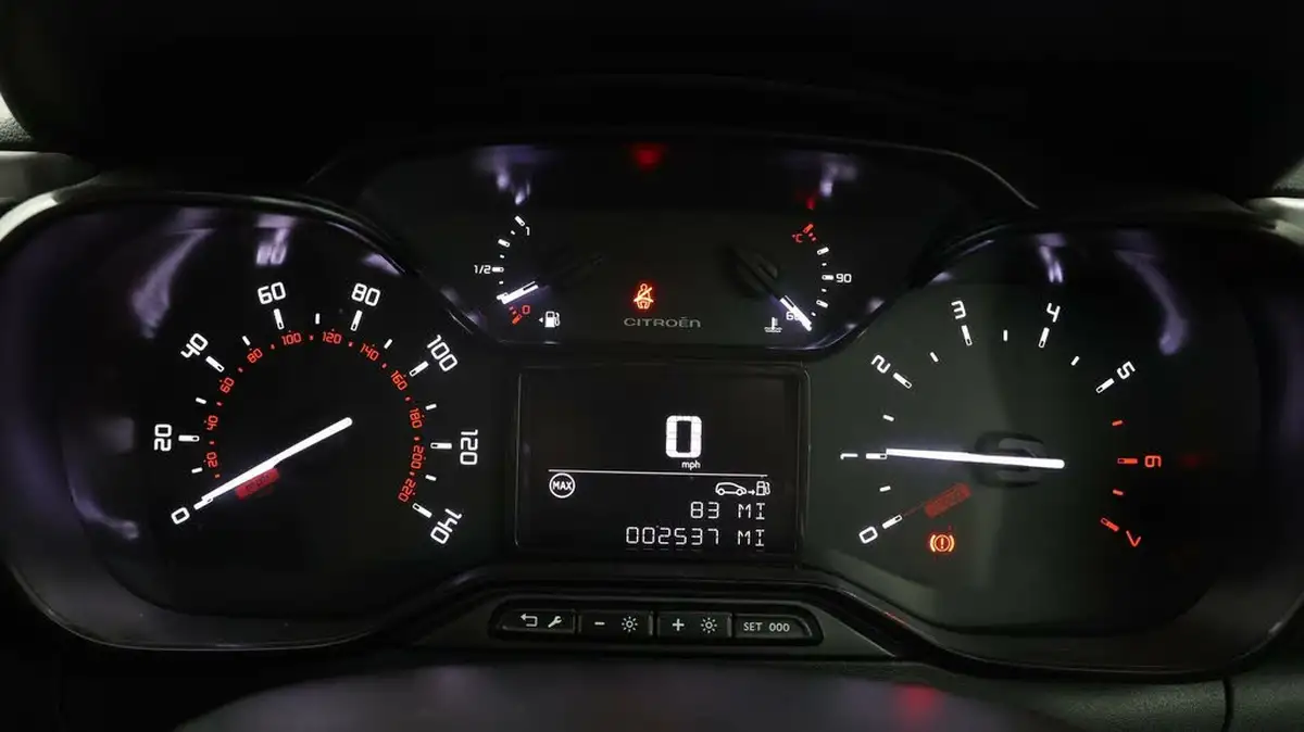 2023-citroen-c3-12-puretech-c-series-edition-83ps-ss-big-9
