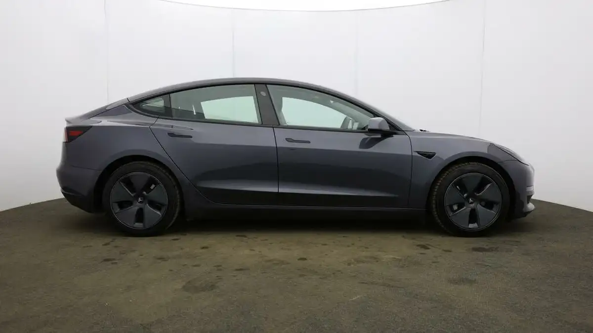 2021-tesla-model-3-e-long-range-awd-big-52