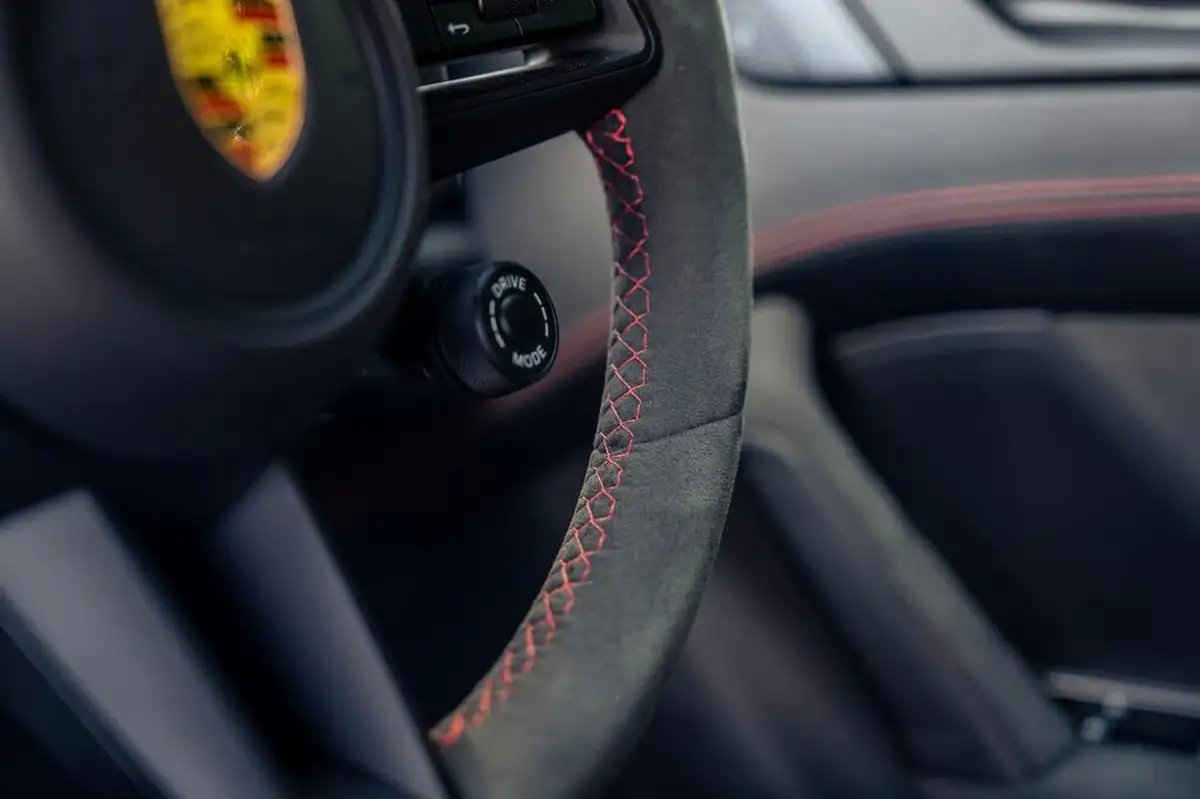 2022-porsche-911-40-gt3-rwd-pdk-big-23