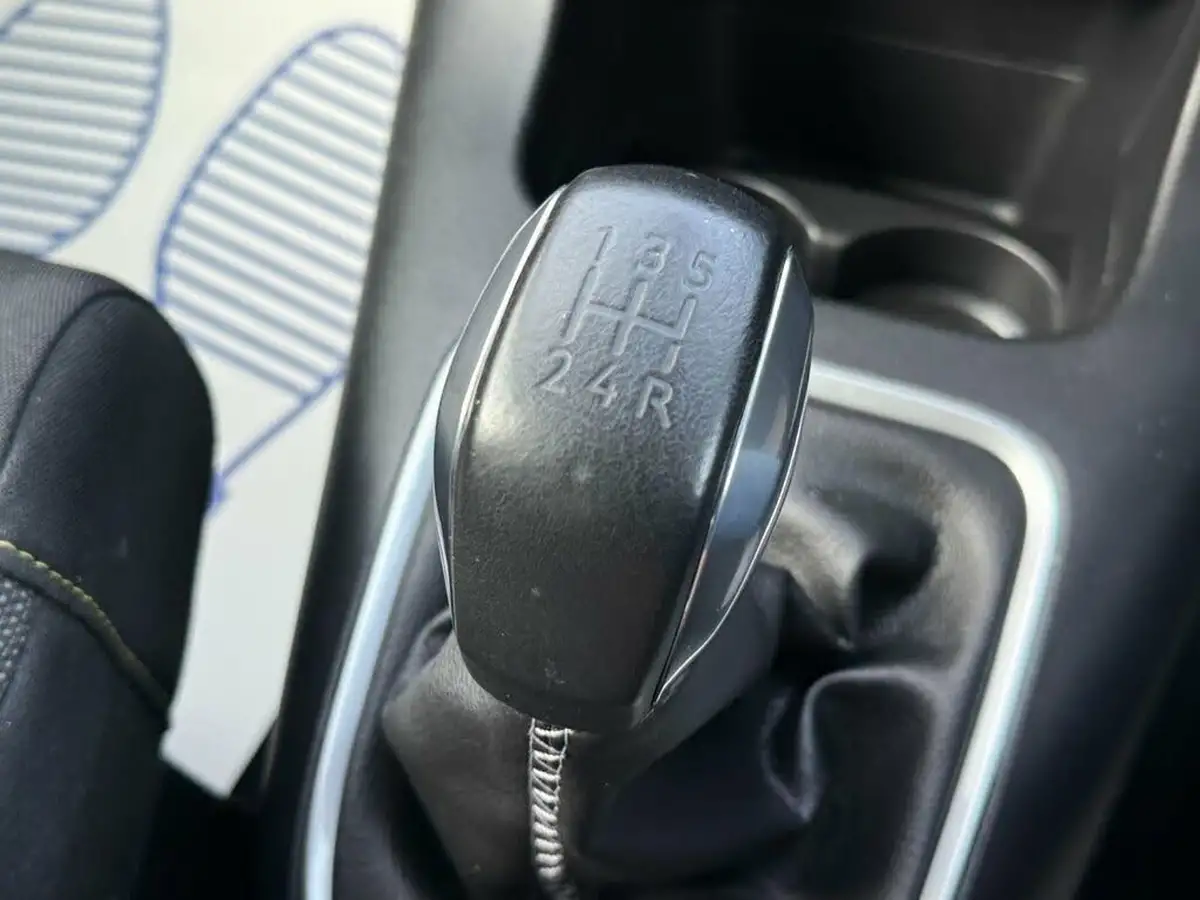 2018-citroen-c3-12-puretech-flair-82ps-ss-big-27