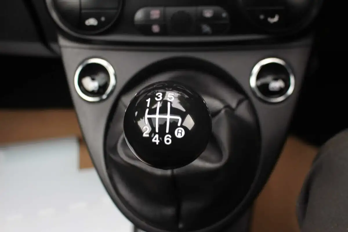 2023-fiat-500-10-big-22
