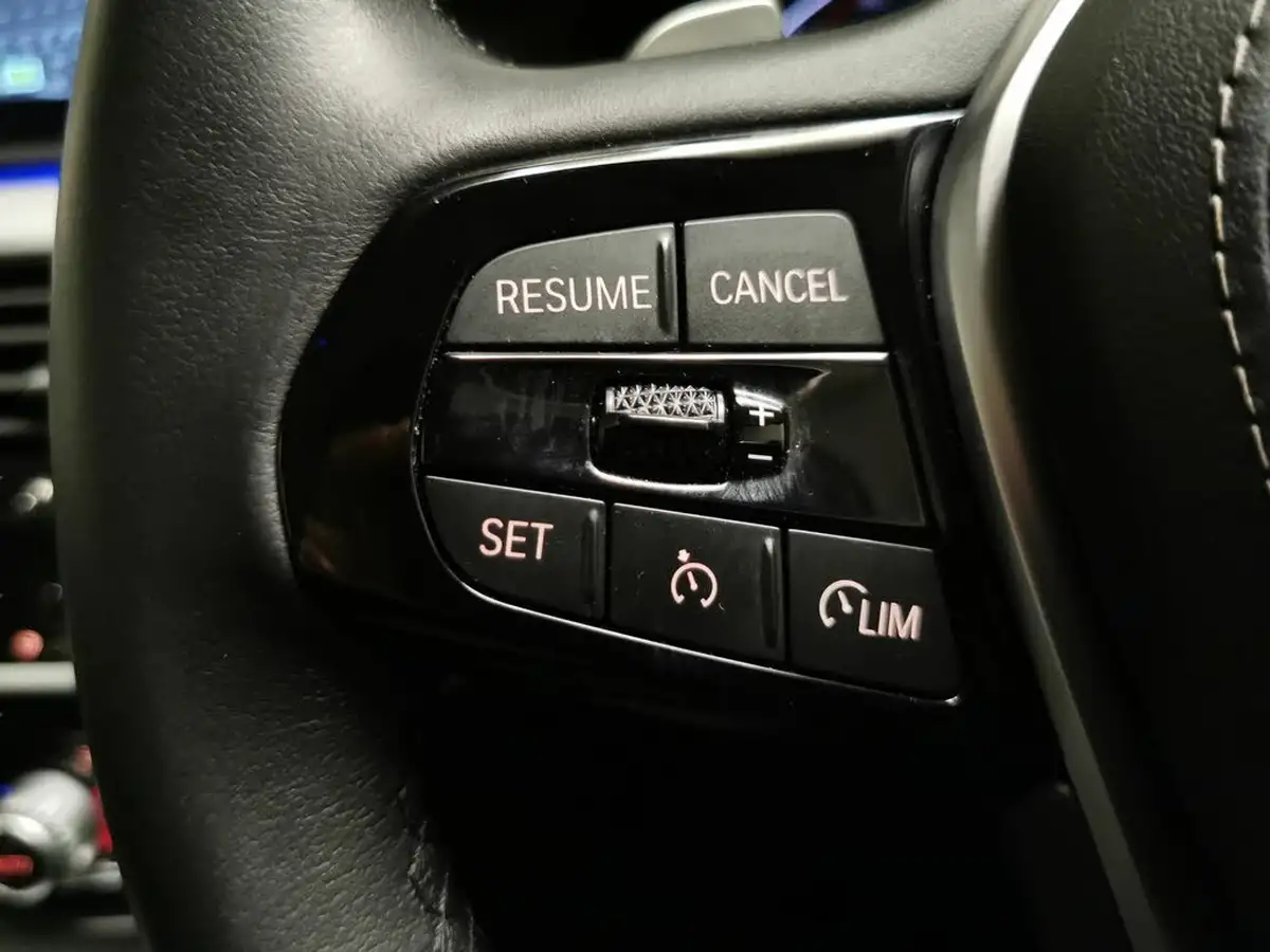 2021-bmw-5-series-20-520i-se-saloon-4d-big-22