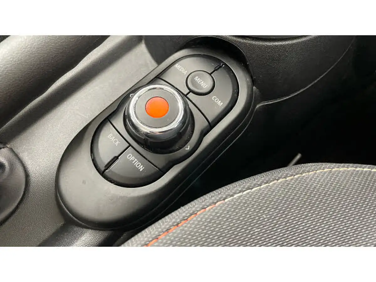 2021-mini-countryman-15-cooper-classic-auto-big-18
