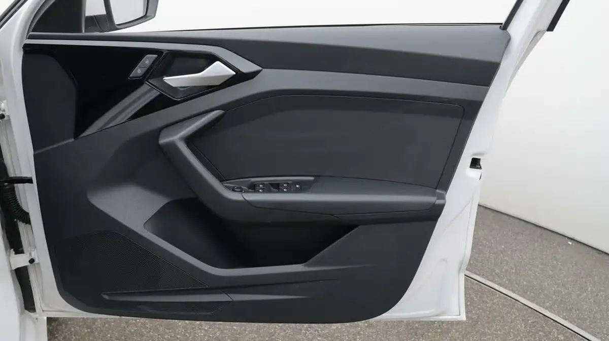 2022-audi-a1-10-25-tfsi-technik-big-15