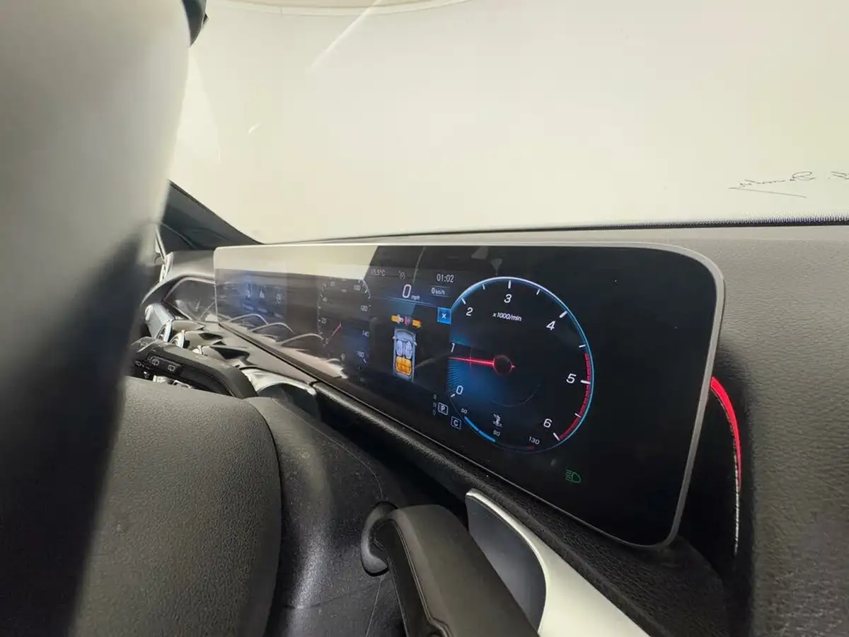 2020-mercedes-benz-glb-class-20d-glb220d-amg-line-premium-7-big-22