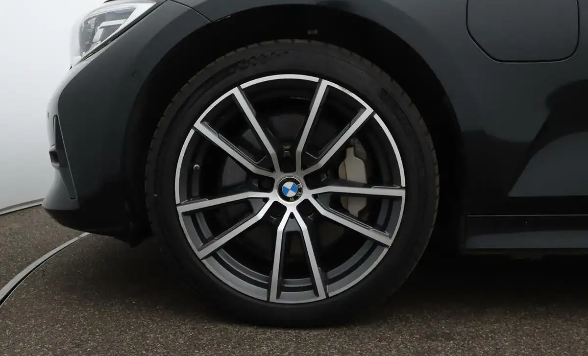 2020-bmw-3-series-big-18