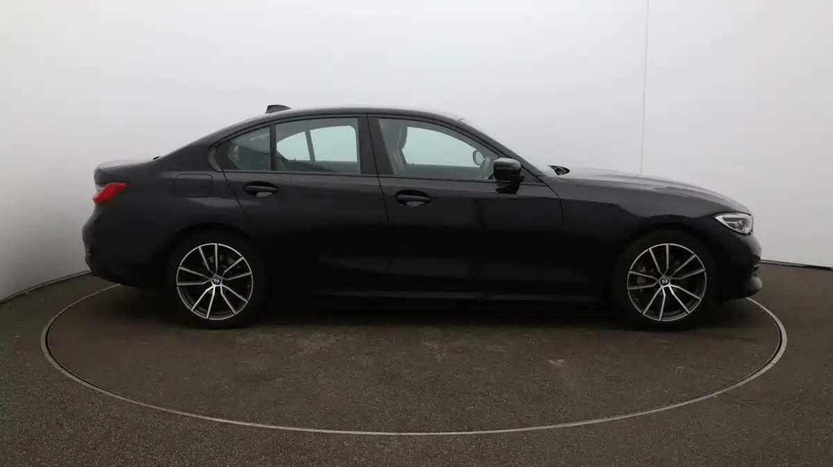 2020-bmw-3-series-big-40