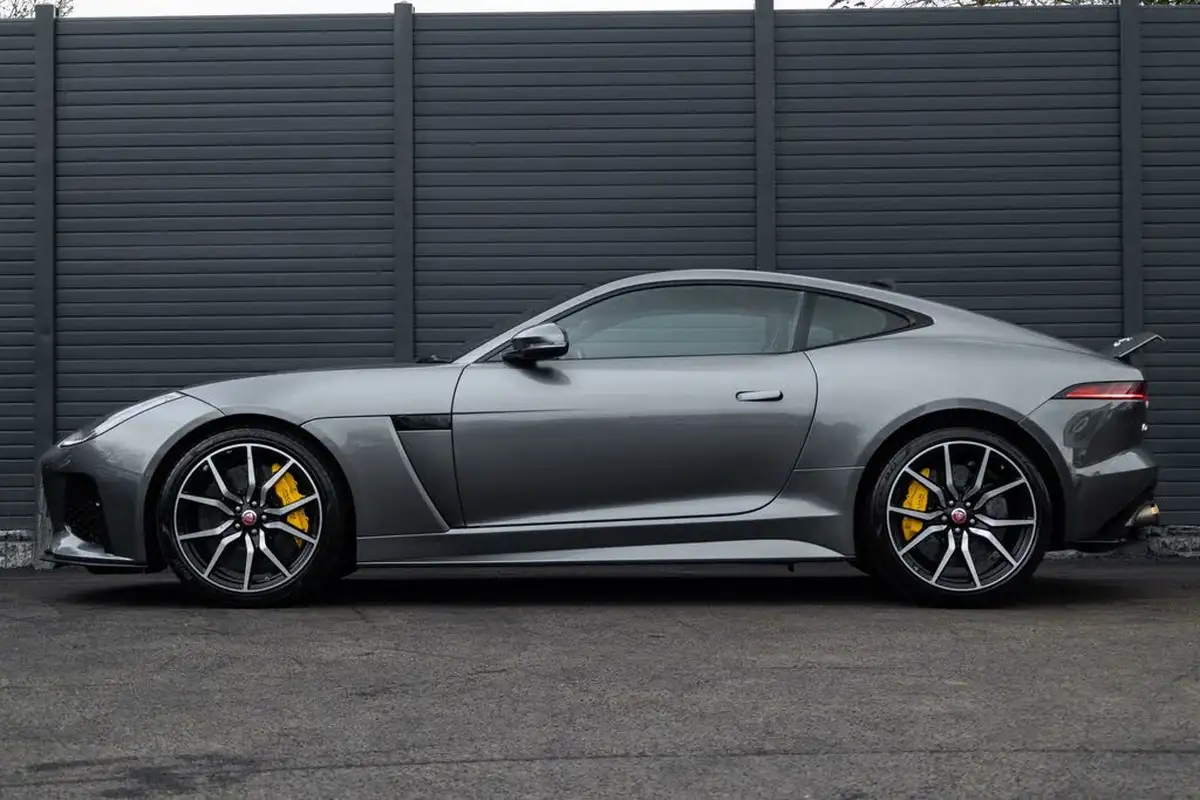 2017-jaguar-f-type-50-v8-sc-svr-awd-coupe-big-10
