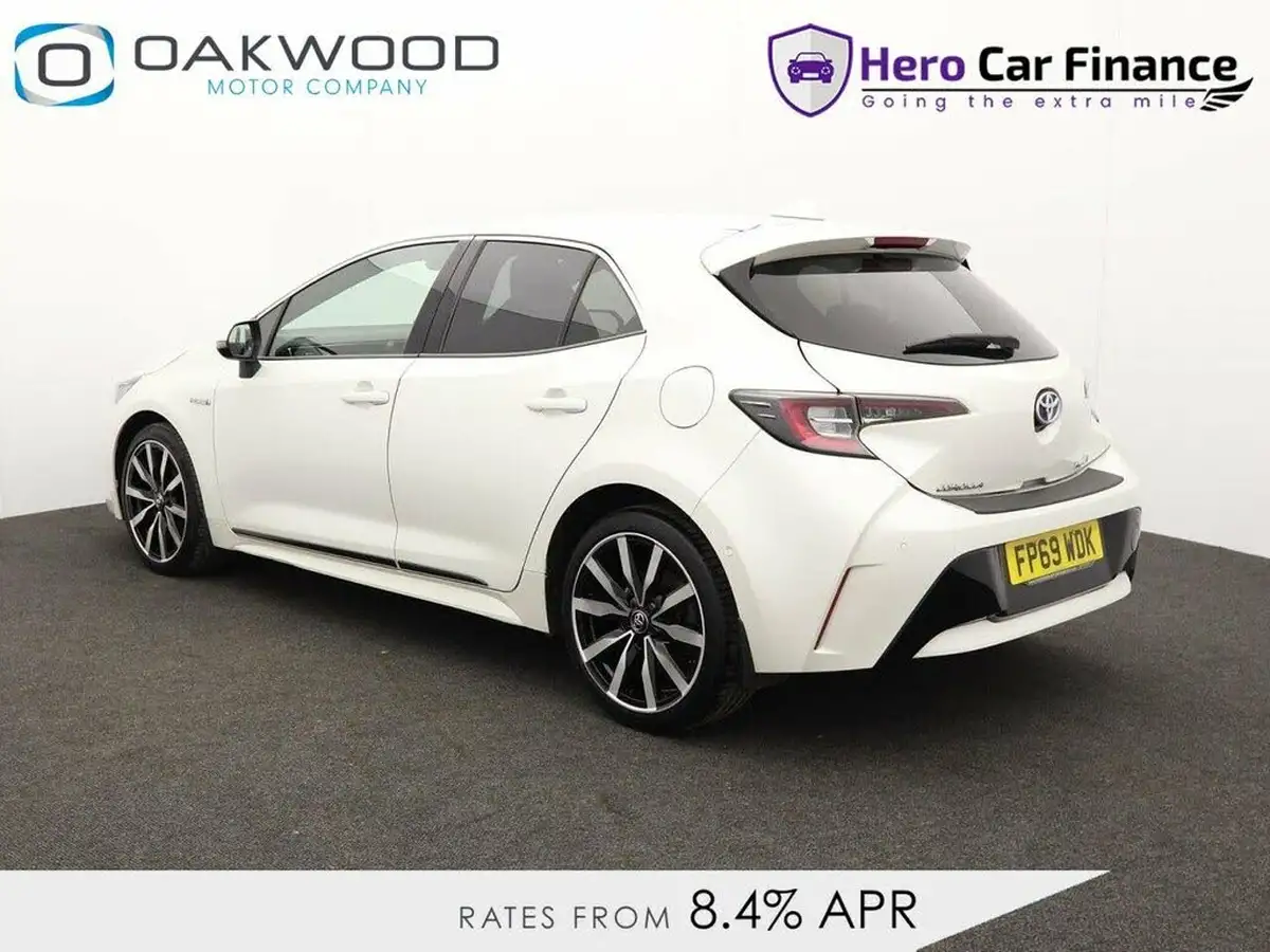 2019-toyota-corolla-18-vvt-i-excel-trk-hatchback-big-4