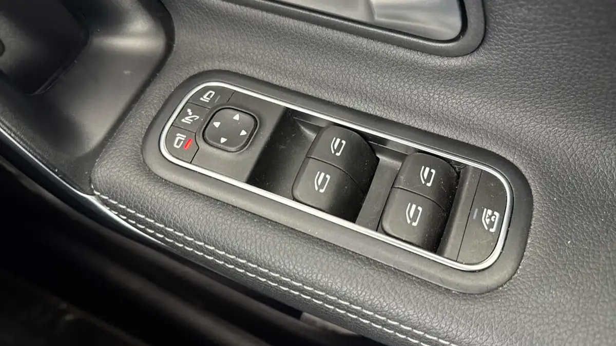 2021-mercedes-benz-cla-13-cla-250e-amg-line-premium-shooting-brake-5d-big-21
