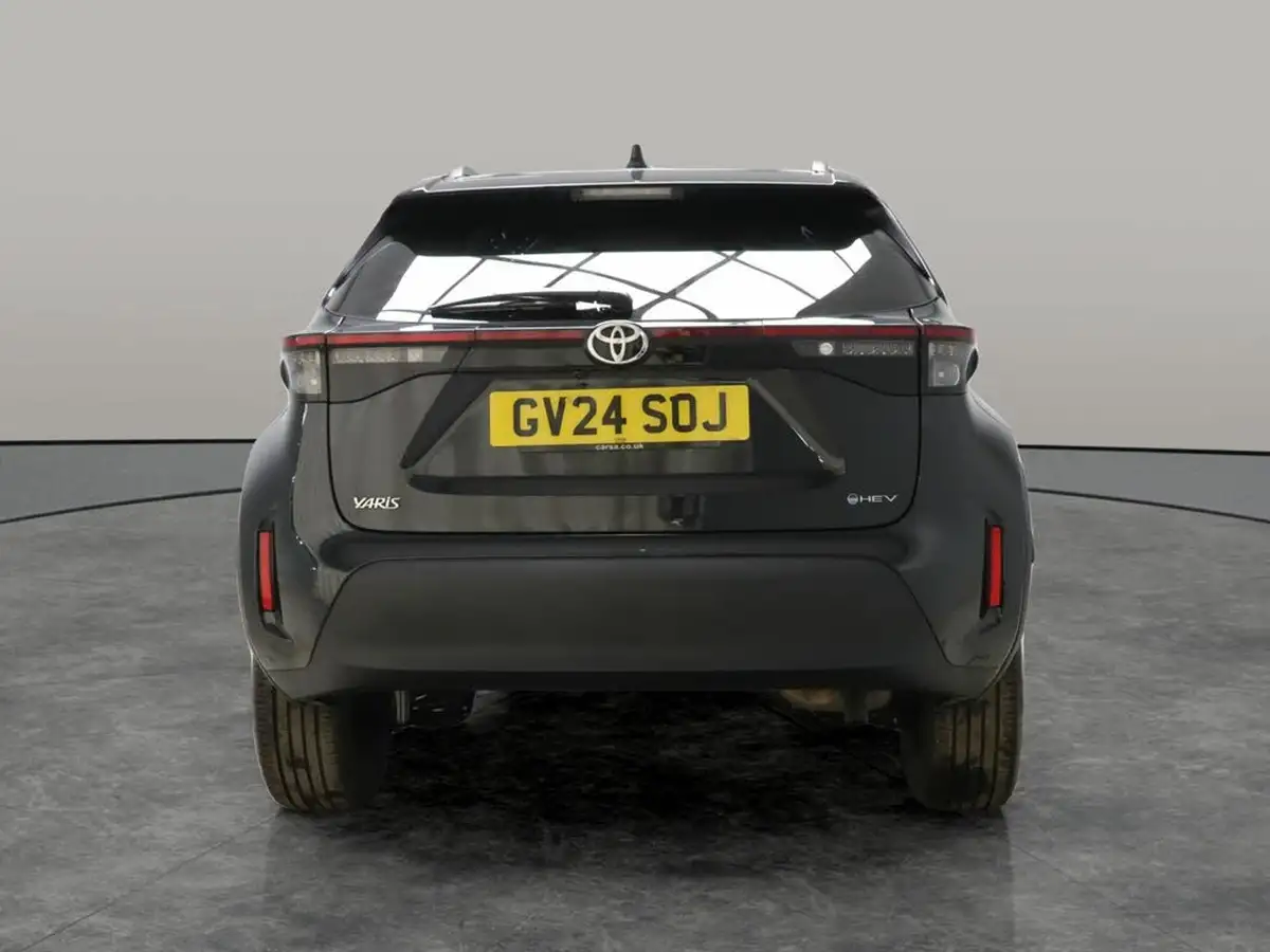 2024-toyota-yaris-cross-15-vvt-i-design-big-10