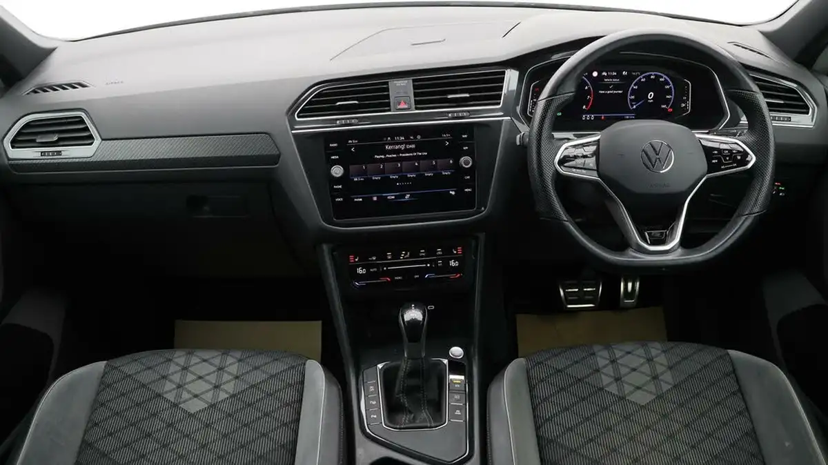 2021-volkswagen-tiguan-15-tsi-r-line-big-12