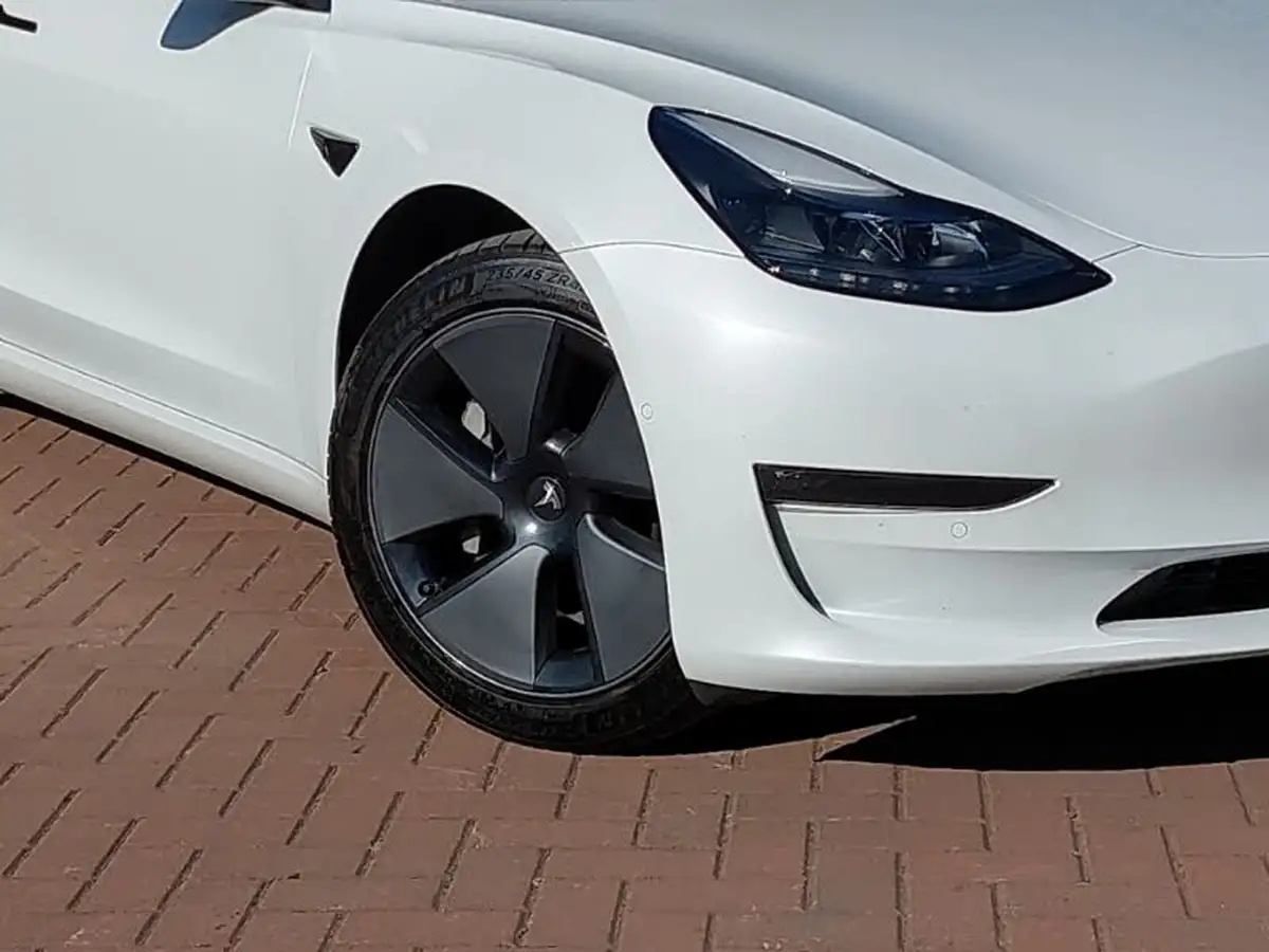 2022-tesla-model-3-e-long-range-big-8